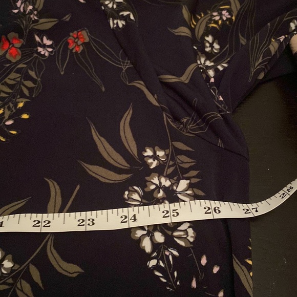New Floral Wrap Dress - Picture 6 of 7